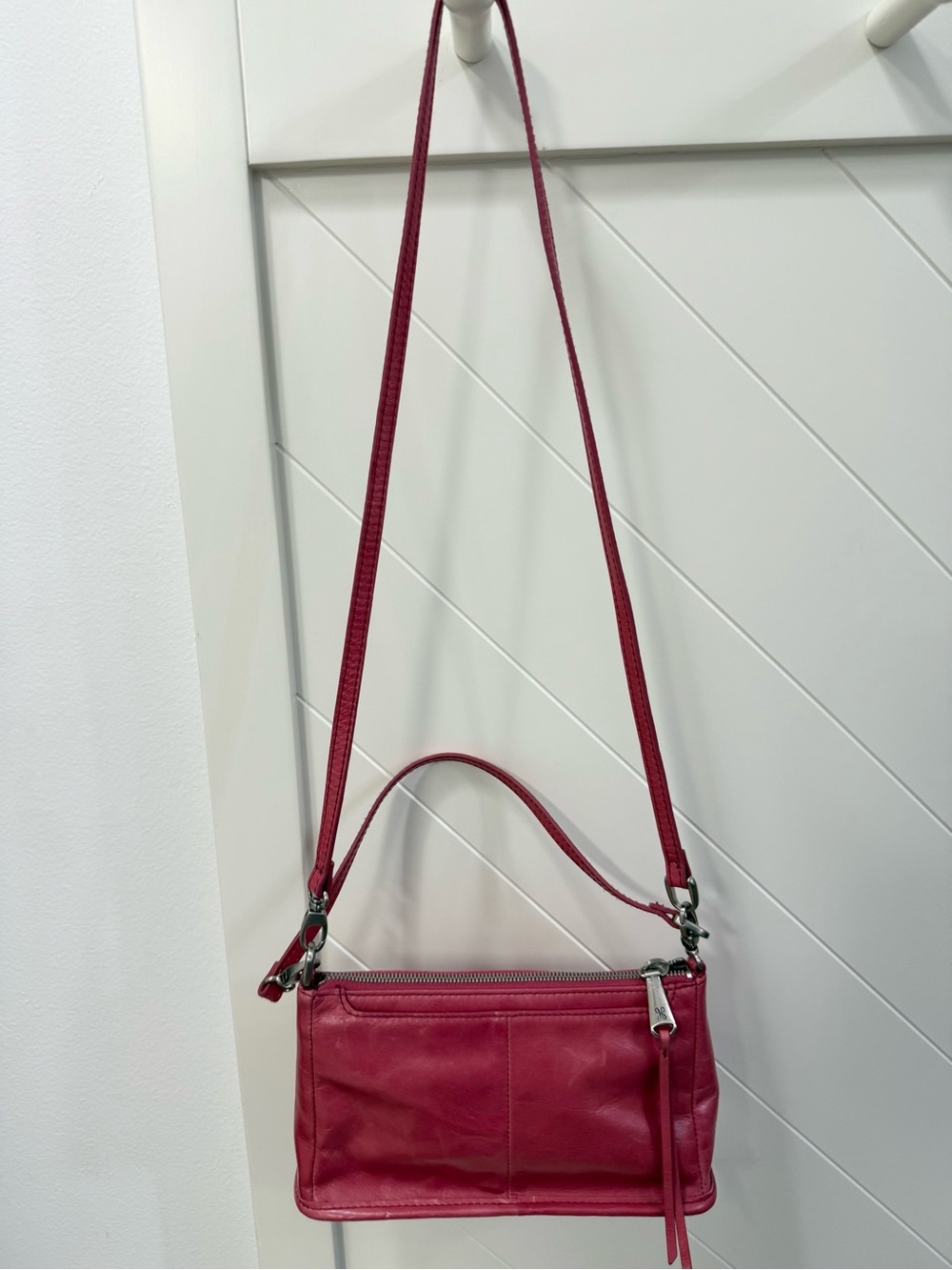 Hobo Cadence Convertible Leather Crossbody Bag in Berry Pink - Picture 3 of 6